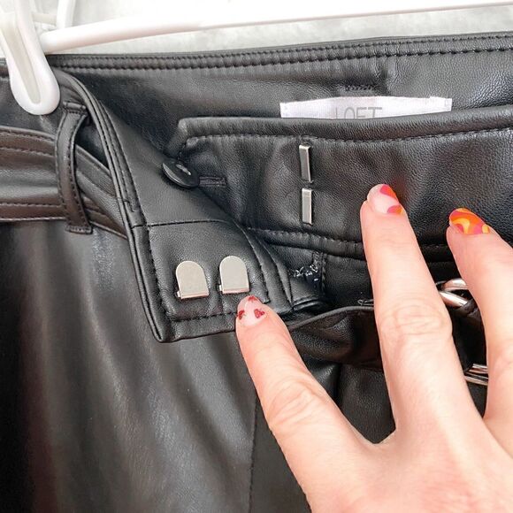 ANN TAYLOR LOFT BELTED SLIM TAPER PANTS BLACK Faux Leather Women’s 12 Belted - Picture 6 of 9